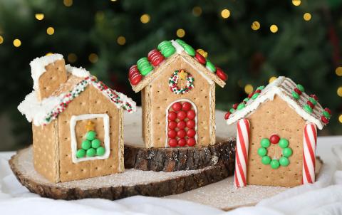 3 graham cracker sheds w/ decor