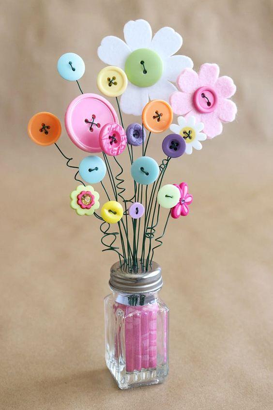 salt & pepper shaker button bouquet image